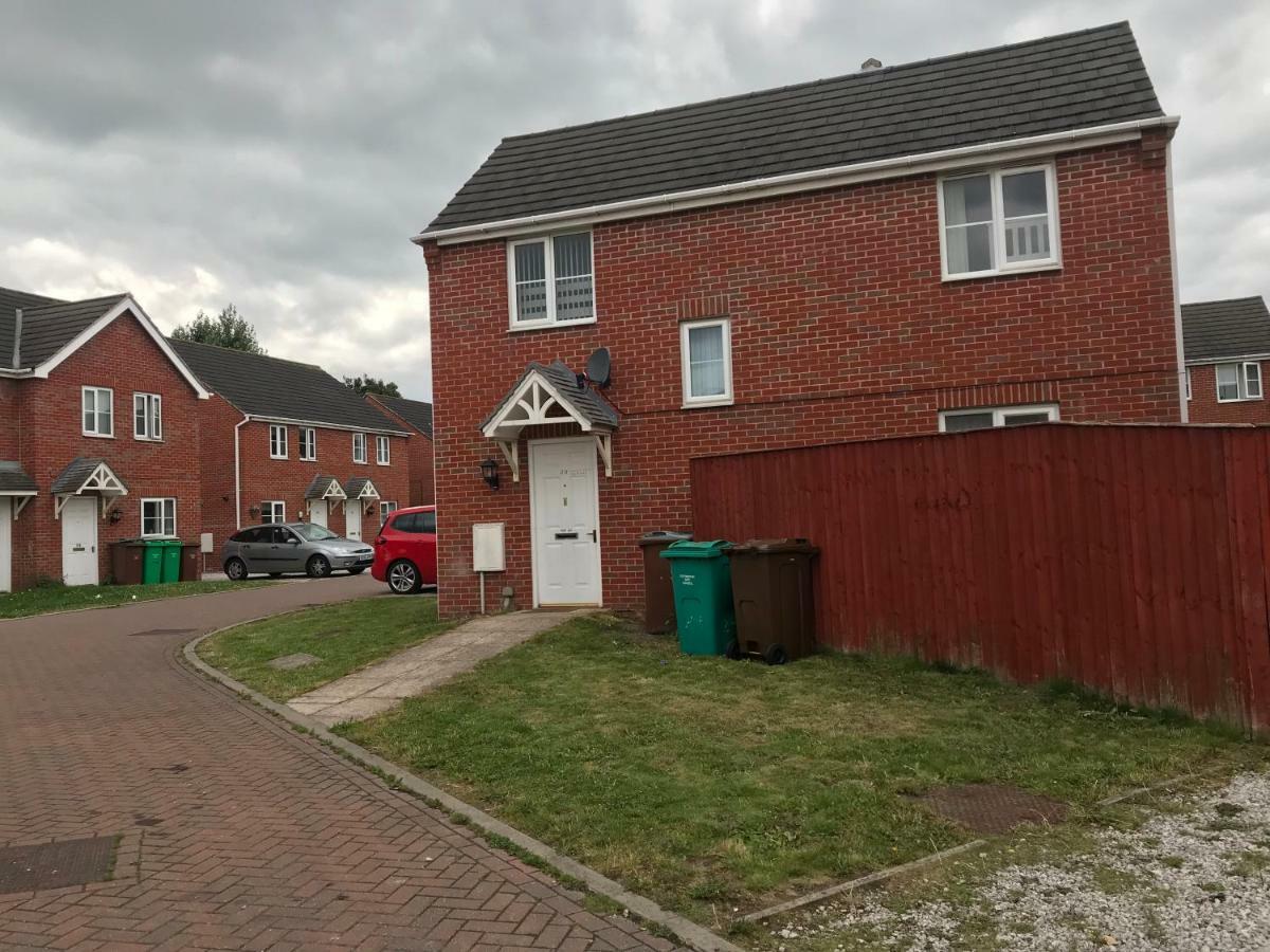 Whole House With 3bedrooms New Build 29 Holiday home *