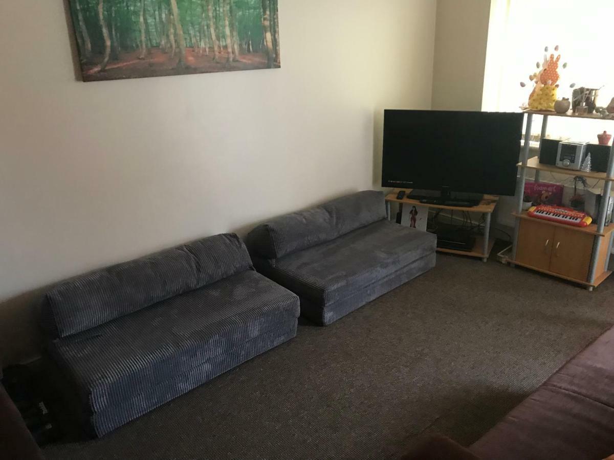 Whole House With 3bedrooms New Build 29 Holiday home *